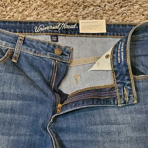 Mid-rise skinny jeans